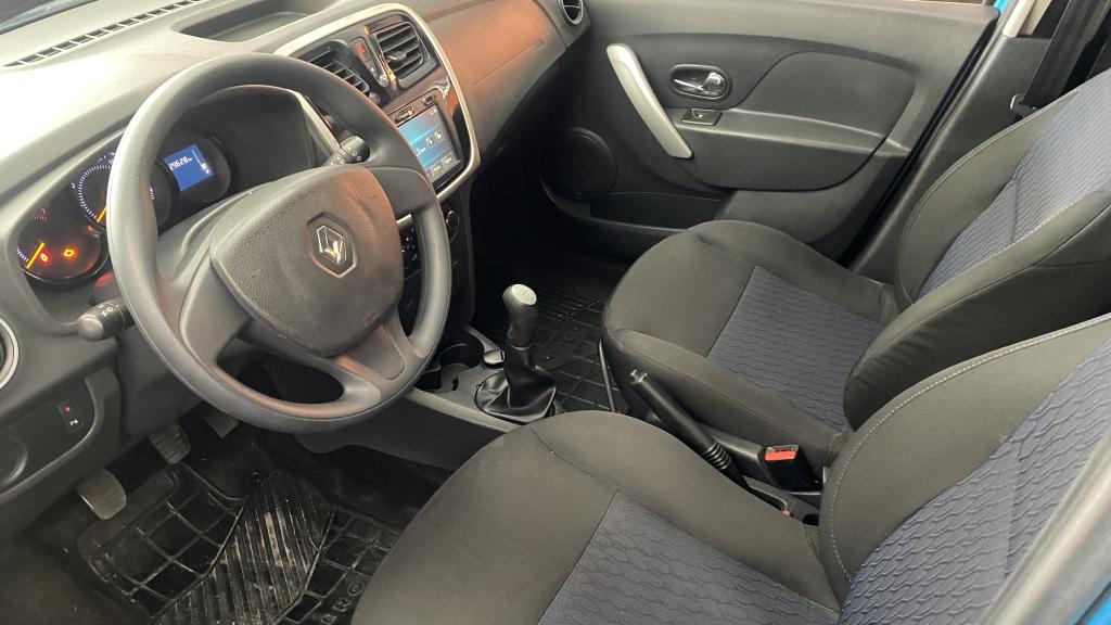 RENAULT Sandero - Foto