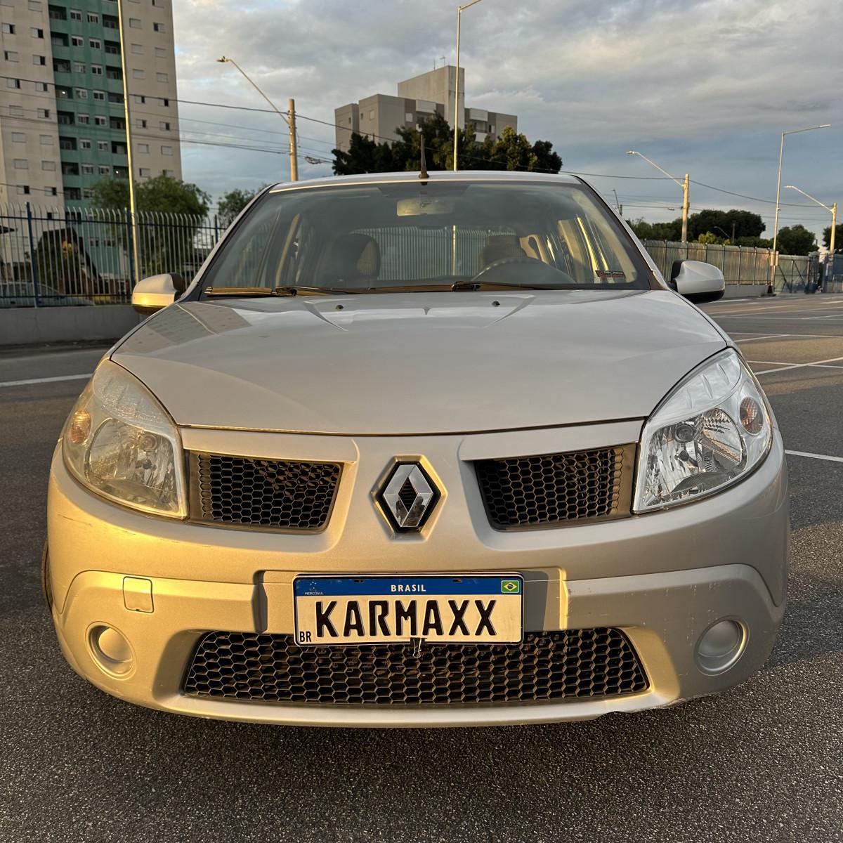 RENAULT Sandero - Foto