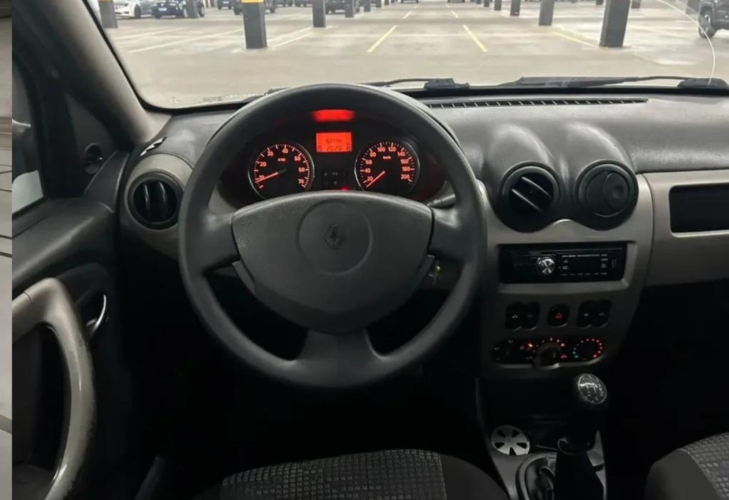 RENAULT Sandero - Foto
