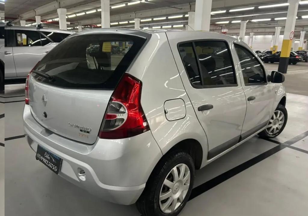 RENAULT Sandero - Foto