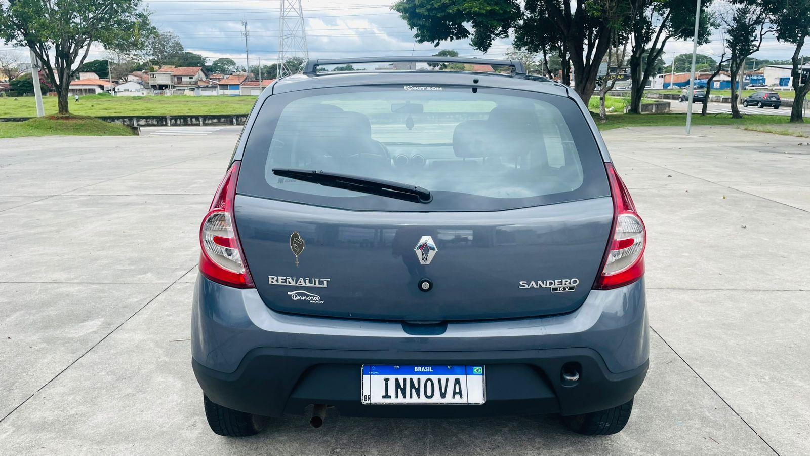 RENAULT Sandero - Foto