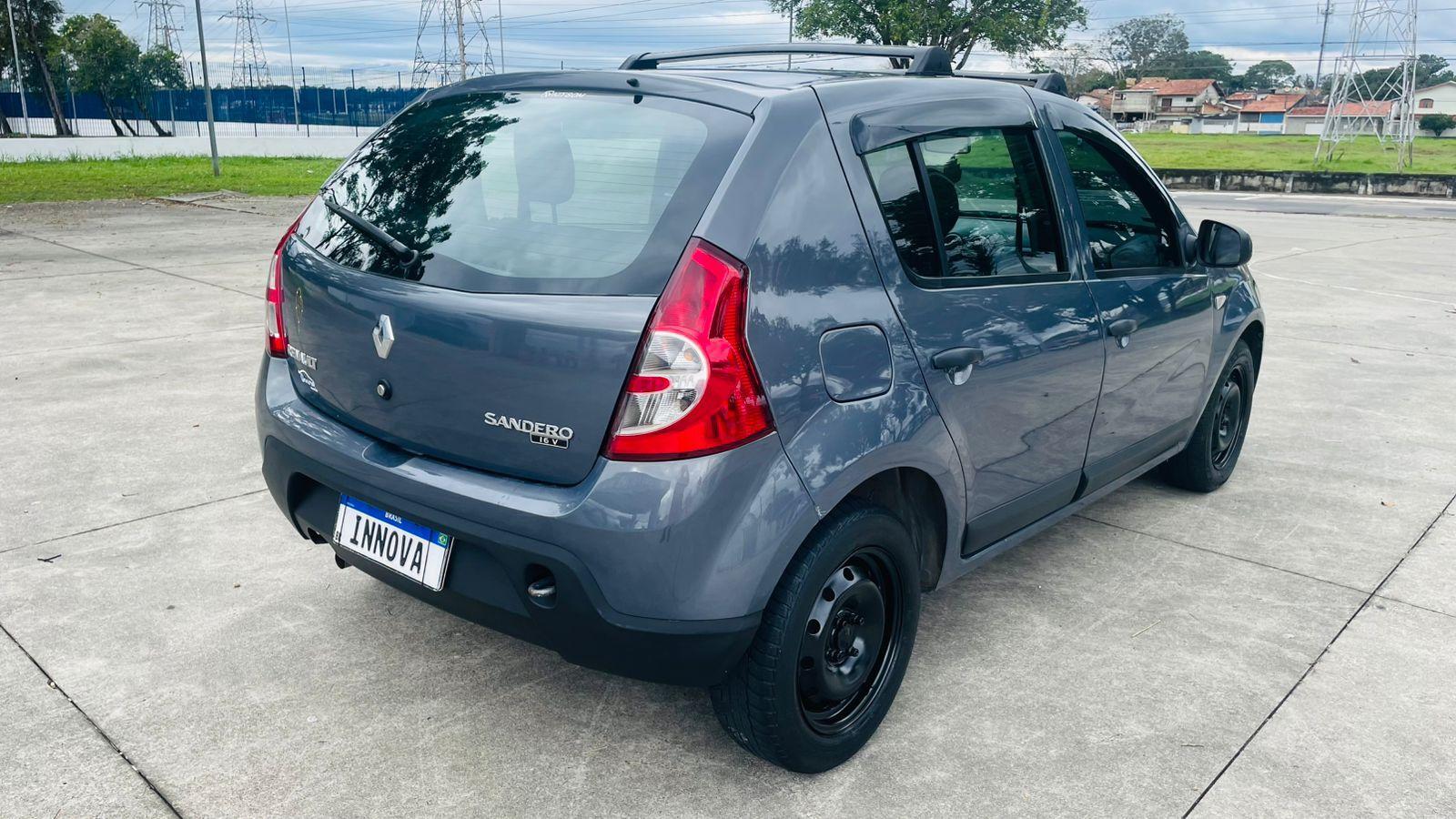 RENAULT Sandero - Foto