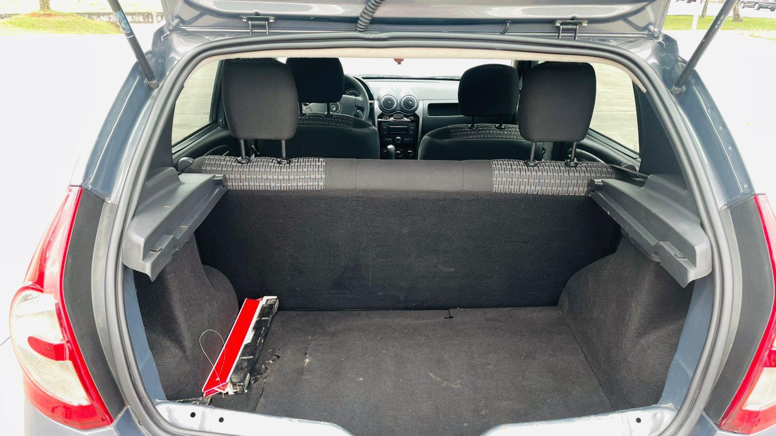 RENAULT Sandero - Foto