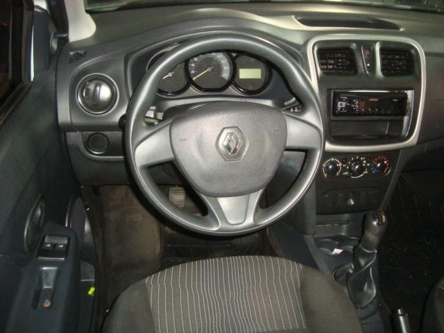 RENAULT Sandero - Foto