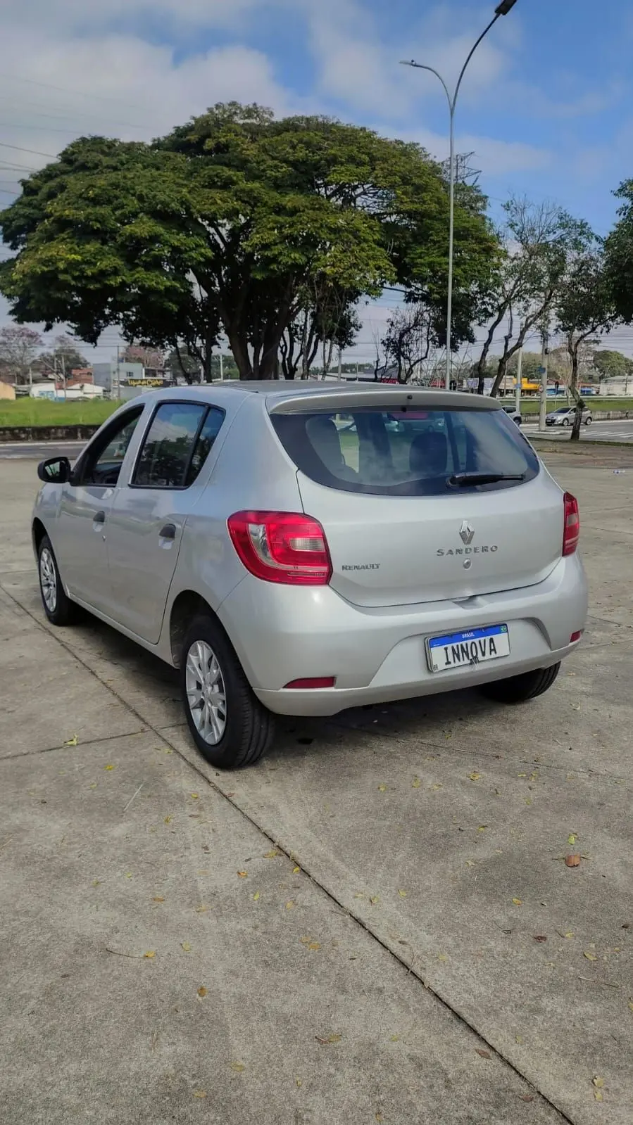 RENAULT Sandero - Foto