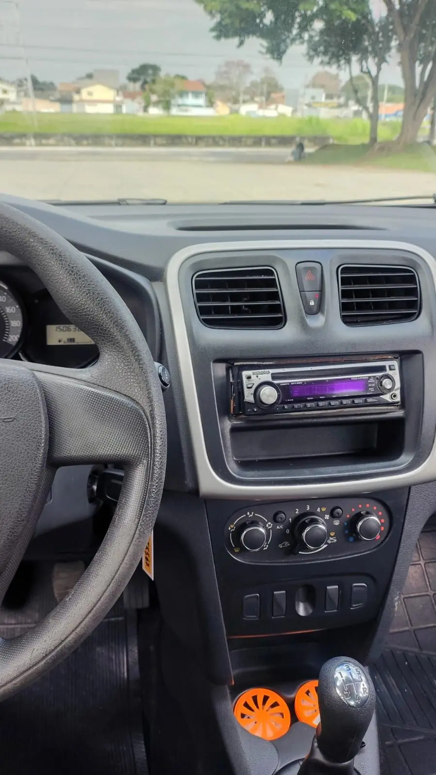 RENAULT Sandero - Foto