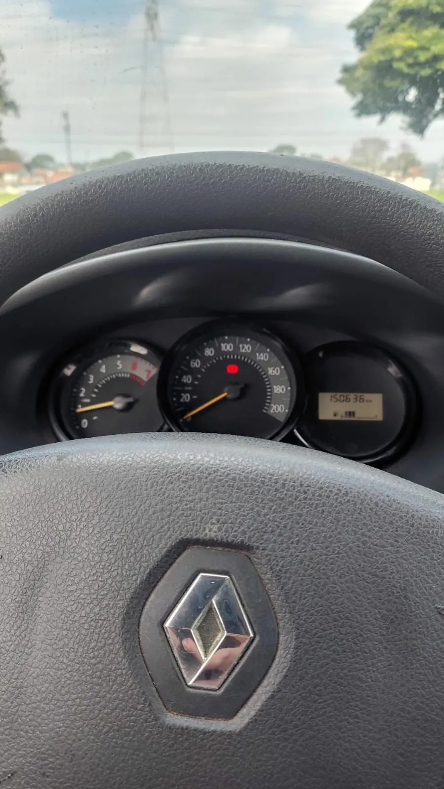 RENAULT Sandero - Foto