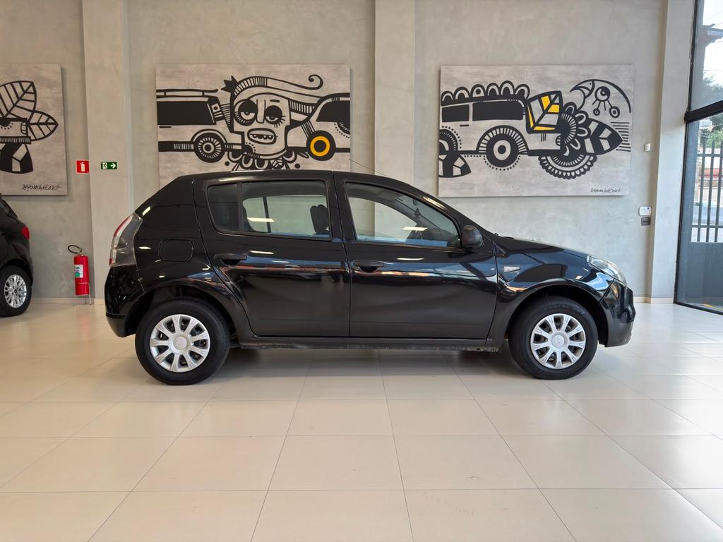 RENAULT Sandero - Foto