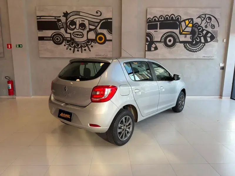 RENAULT Sandero - Foto