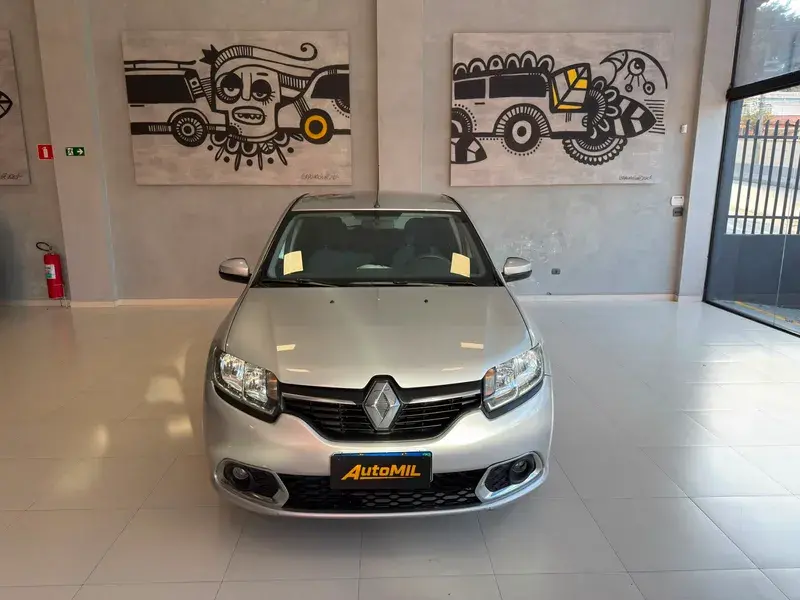 RENAULT Sandero - Foto