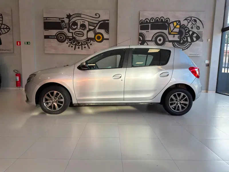 RENAULT Sandero - Foto