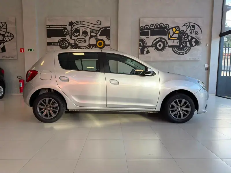RENAULT Sandero - Foto