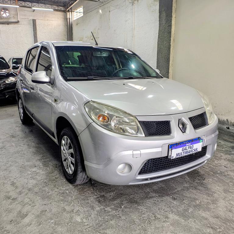 RENAULT Sandero - Foto