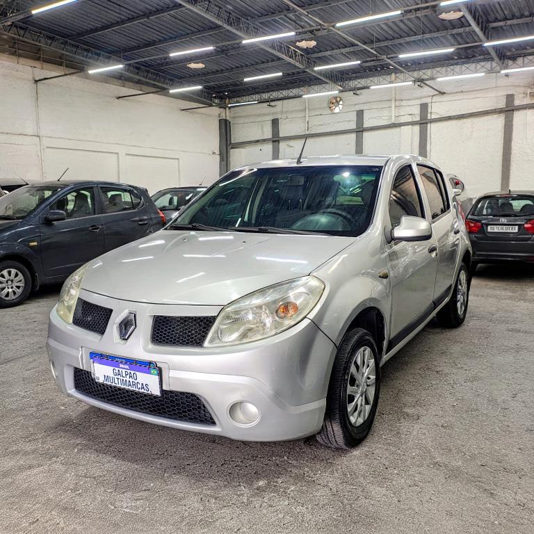 RENAULT Sandero - Foto