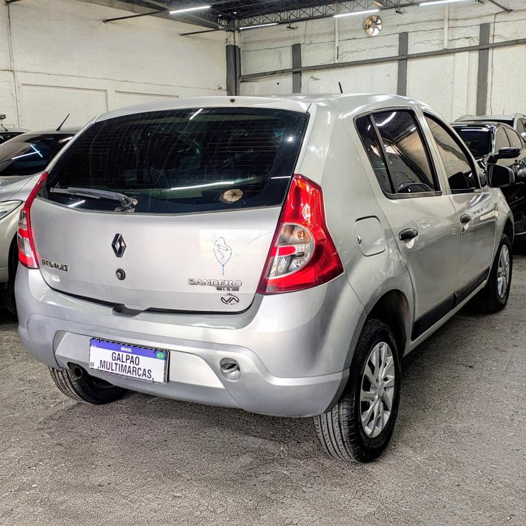 RENAULT Sandero - Foto