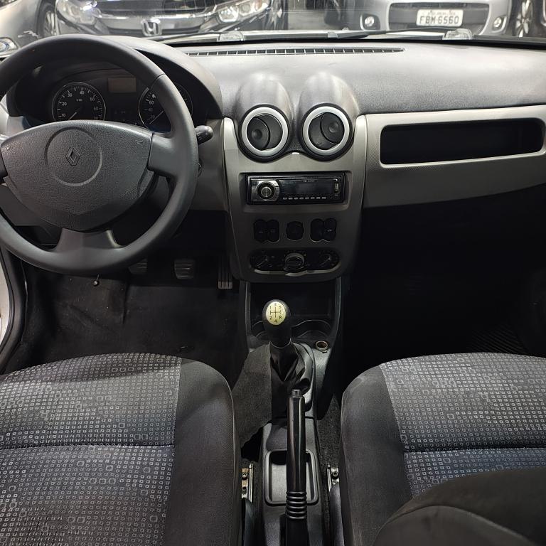 RENAULT Sandero - Foto