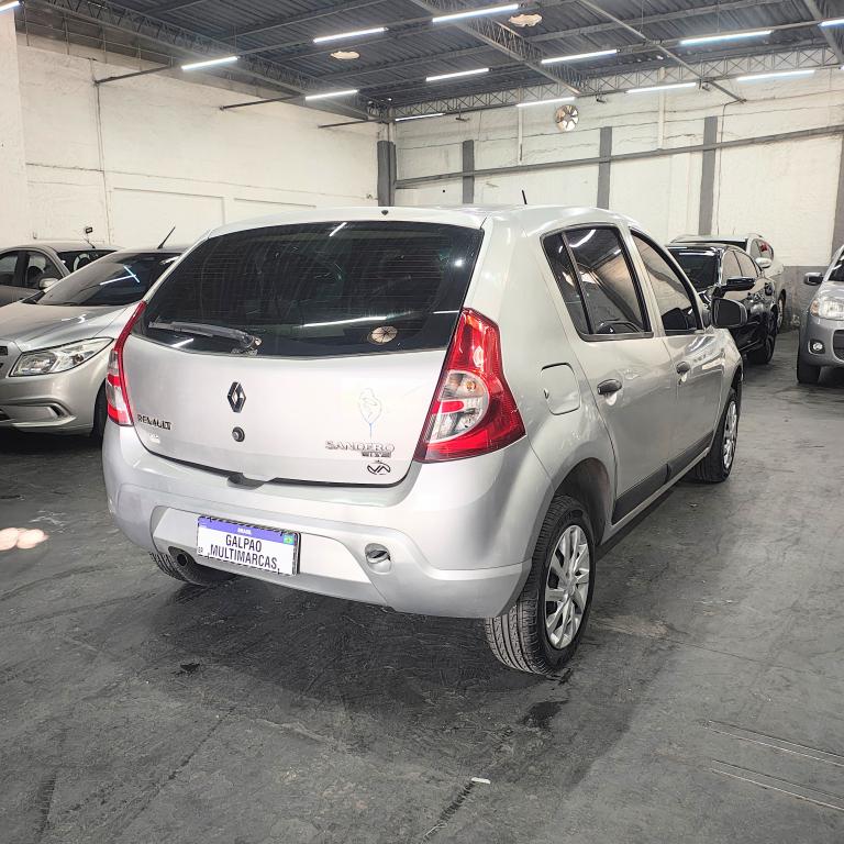 RENAULT Sandero - Foto