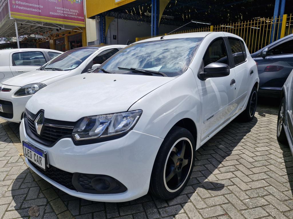 RENAULT Sandero - Foto