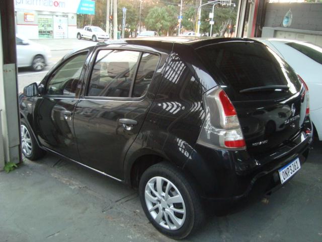 RENAULT Sandero - Foto
