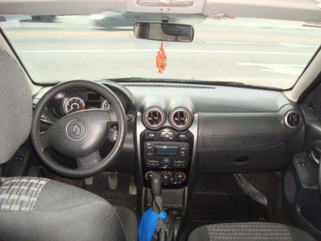 RENAULT Sandero - Foto