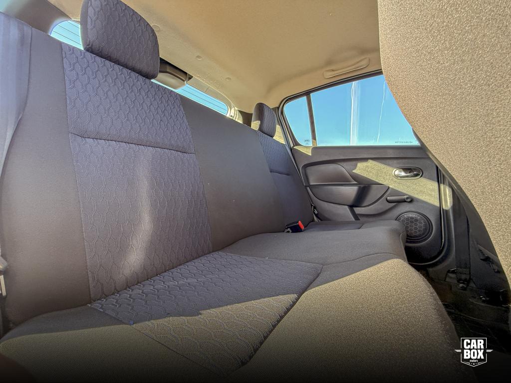 RENAULT Sandero - Foto