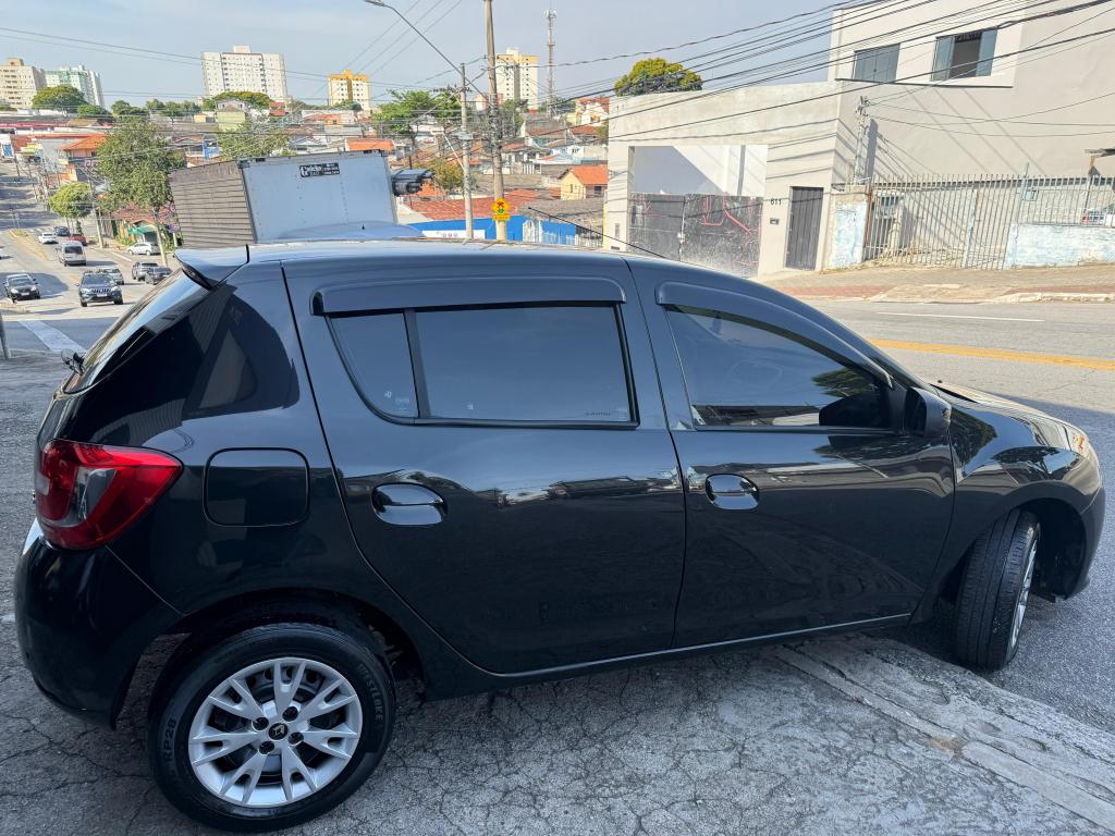 RENAULT Sandero - Foto