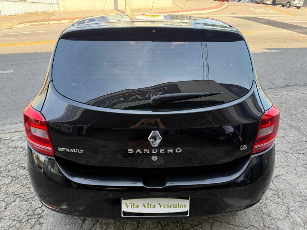 RENAULT Sandero - Foto