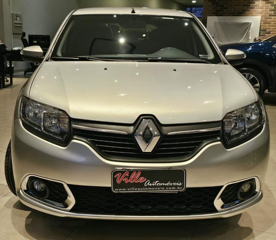 RENAULT Sandero - Foto