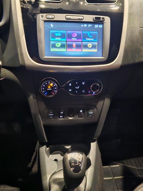 RENAULT Sandero - Foto