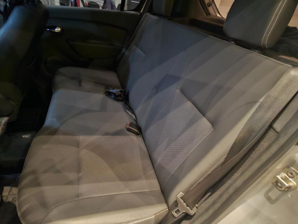 RENAULT Sandero - Foto