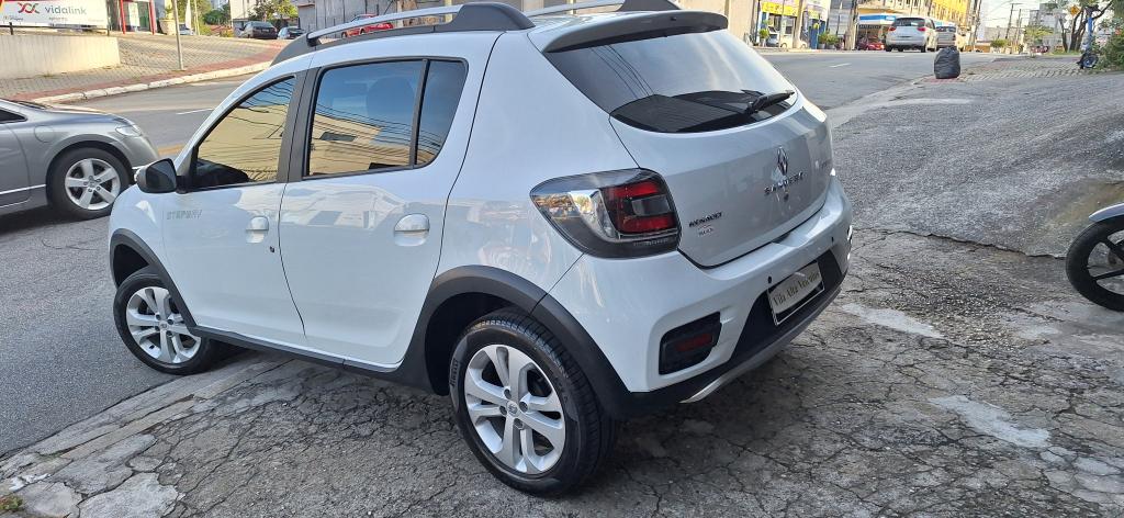 RENAULT Sandero - Foto