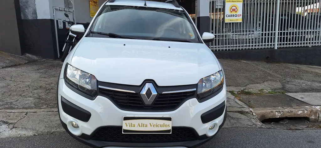 RENAULT Sandero - Foto