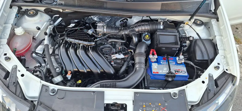 RENAULT Sandero - Foto