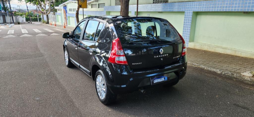 RENAULT Sandero - Foto