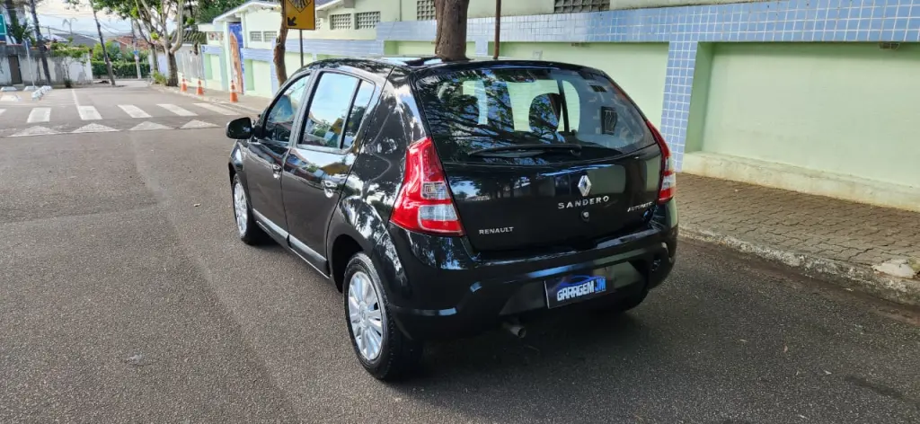 RENAULT Sandero - Foto