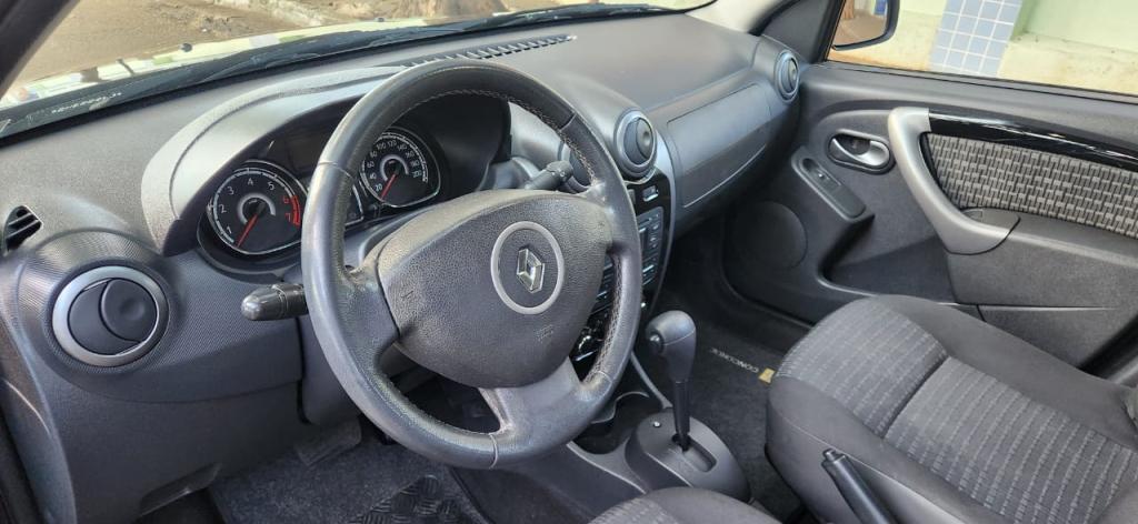 RENAULT Sandero - Foto