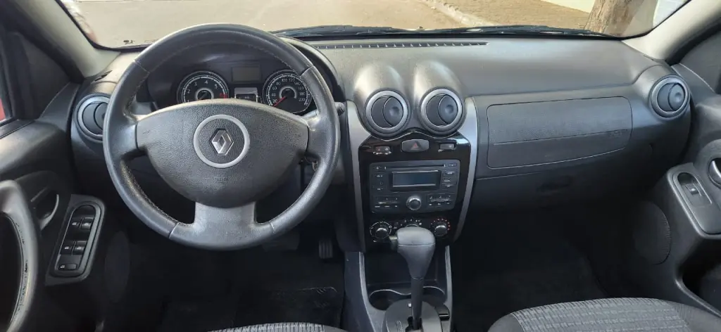 RENAULT Sandero - Foto