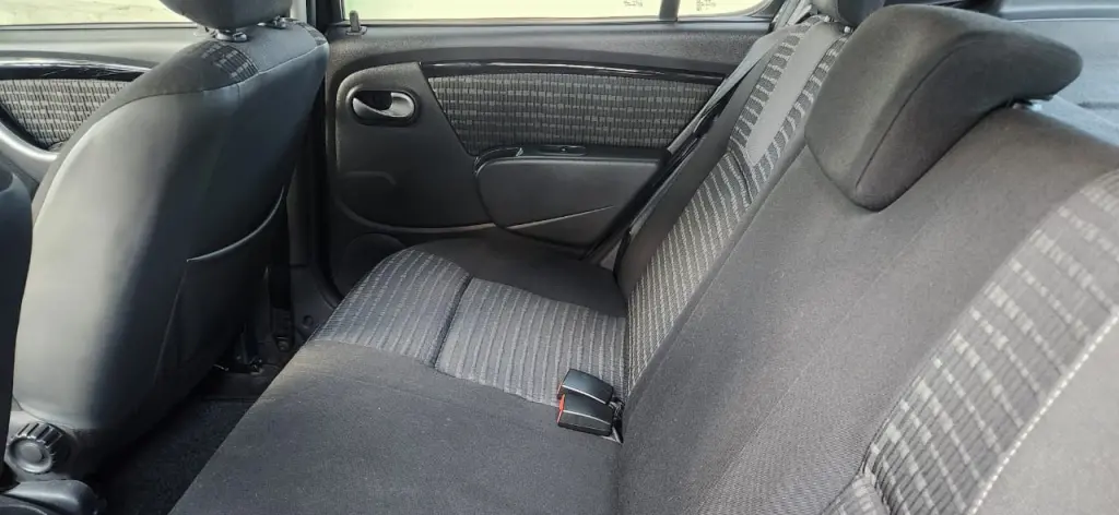 RENAULT Sandero - Foto