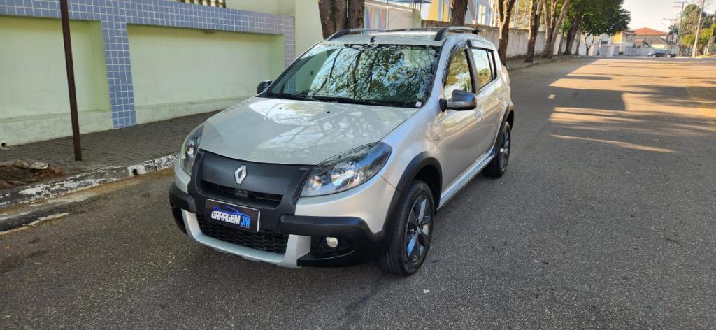 RENAULT Sandero - Foto