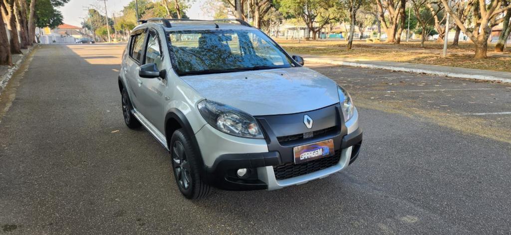 RENAULT Sandero - Foto