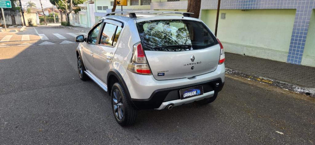 RENAULT Sandero - Foto