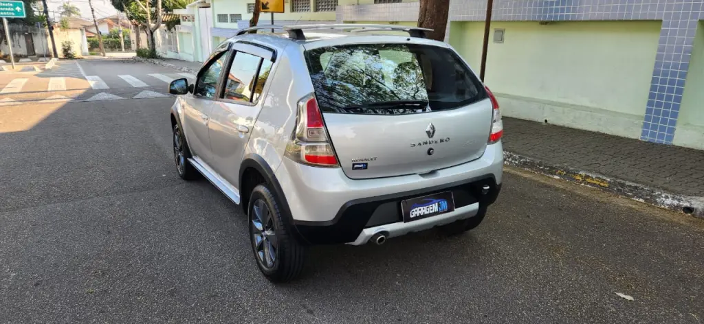 RENAULT Sandero - Foto