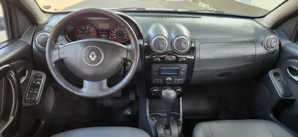 RENAULT Sandero - Foto