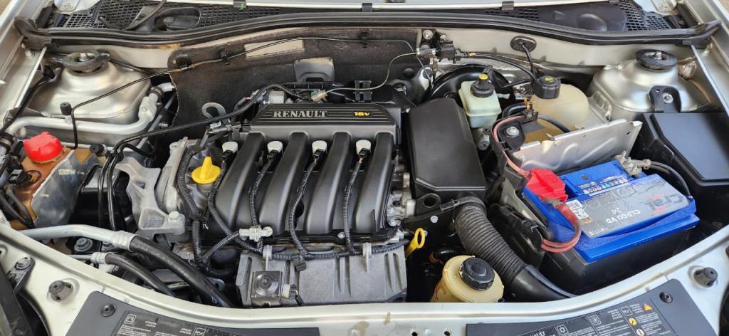 RENAULT Sandero - Foto