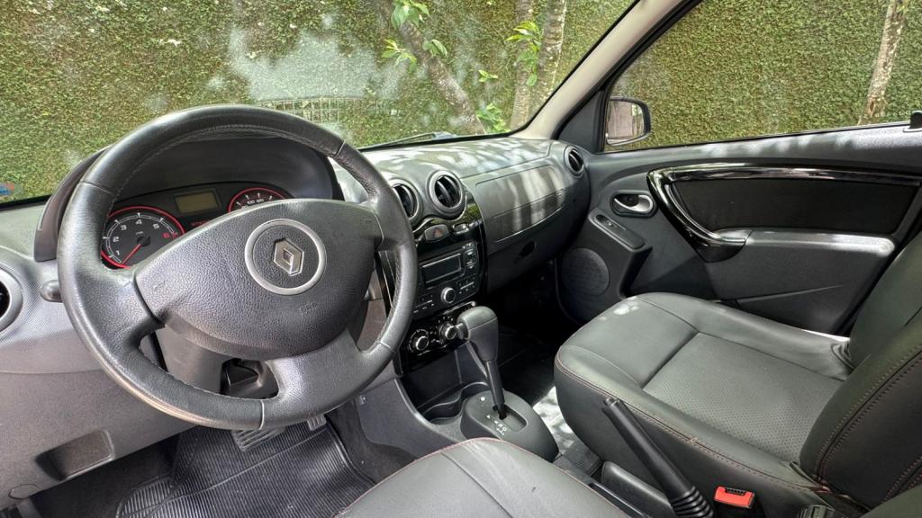 RENAULT Sandero - Foto