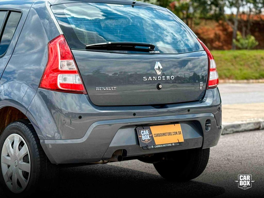 RENAULT Sandero - Foto