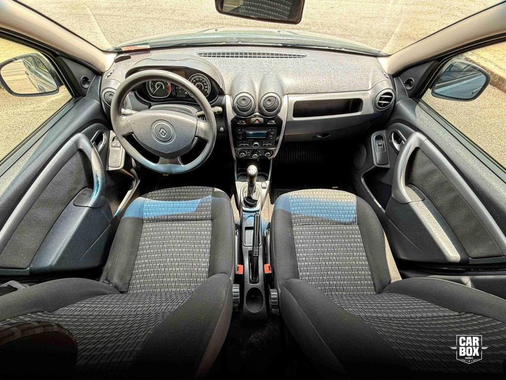 RENAULT Sandero - Foto