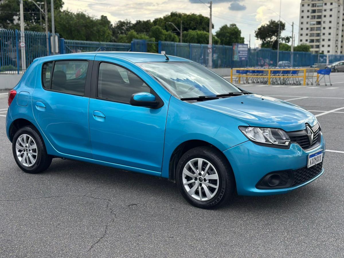 RENAULT Sandero - Foto