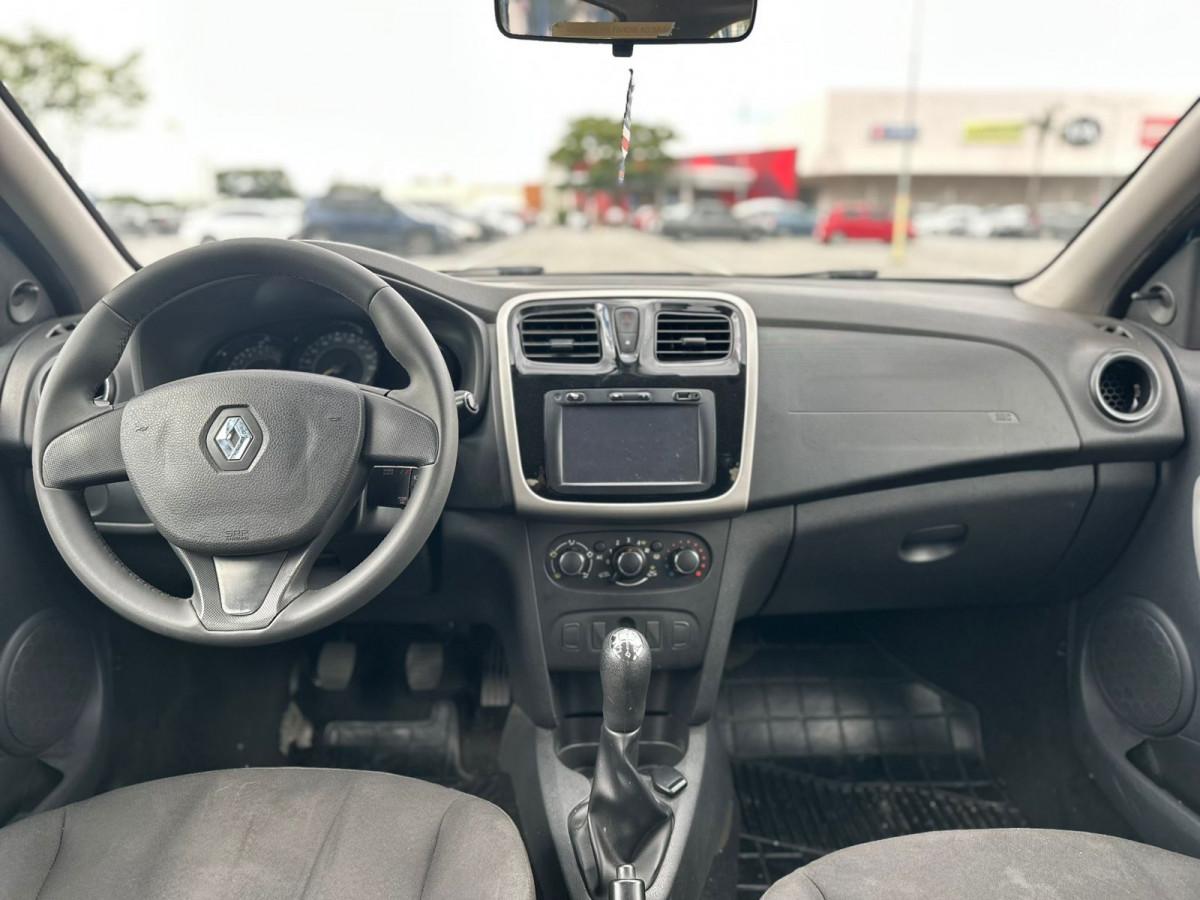 RENAULT Sandero - Foto