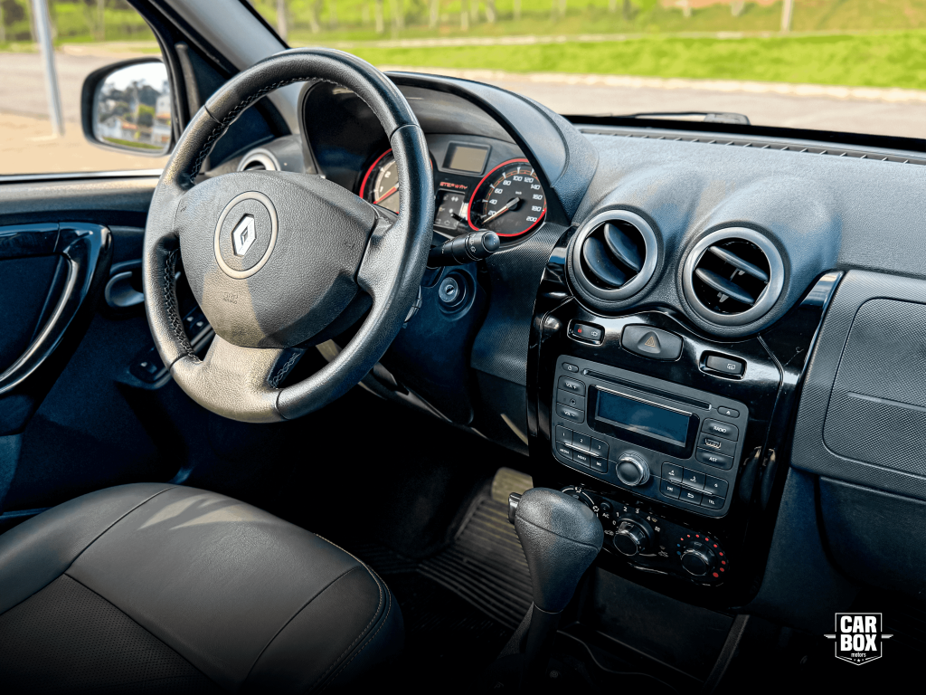 RENAULT Sandero - Foto